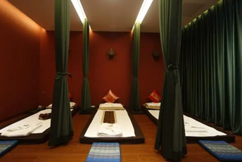 广佛泰式按摩的被动瑜伽：当身体被折叠成诗